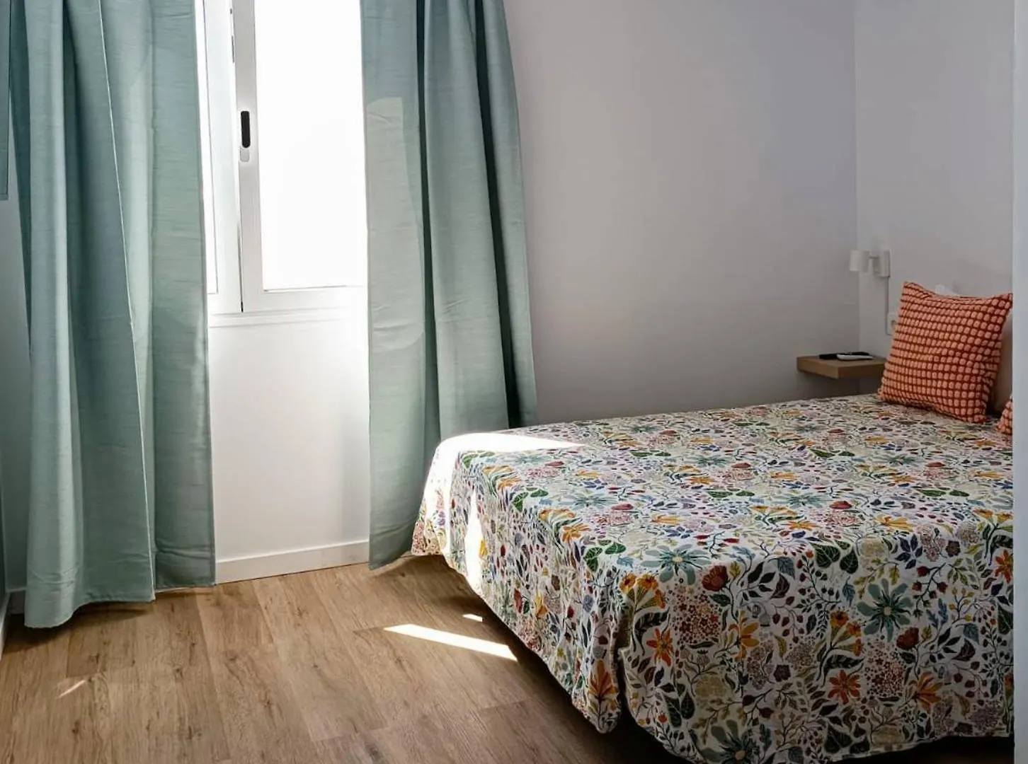 Alloggio in famiglia Paradise Room Near The Beach Playa Honda  Spagna