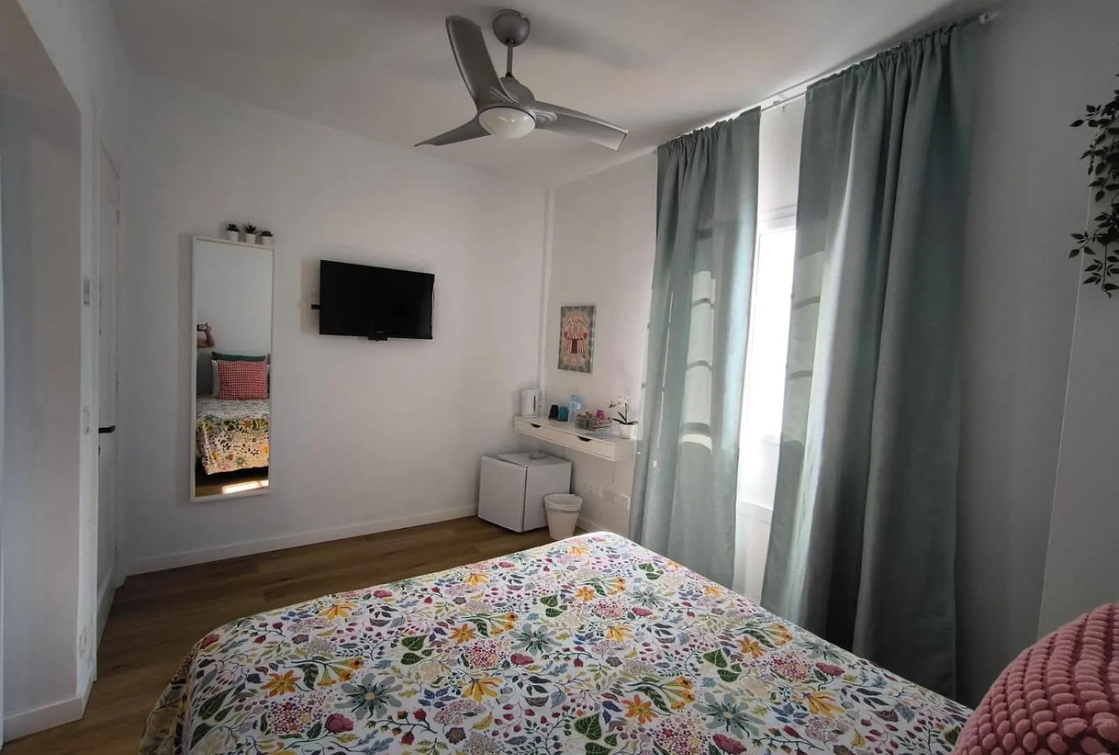 Paradise Room Near The Beach Playa Honda  Alloggio in famiglia