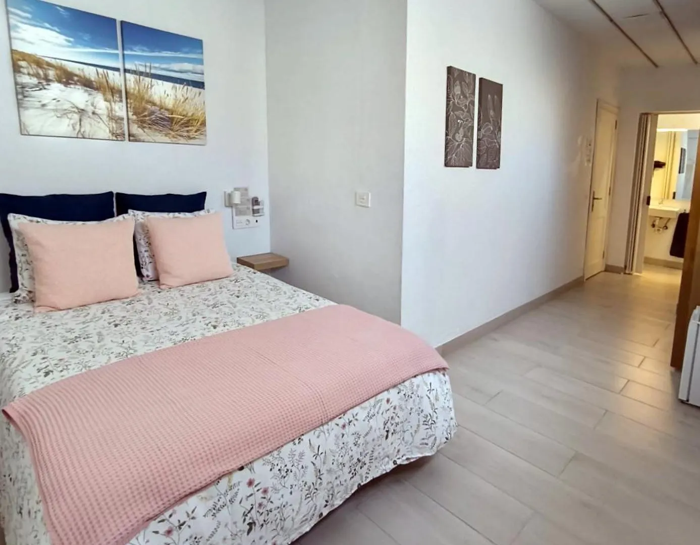 Paradise Room Near The Beach Playa Honda  Alloggio in famiglia Playa Honda (Lanzarote)
